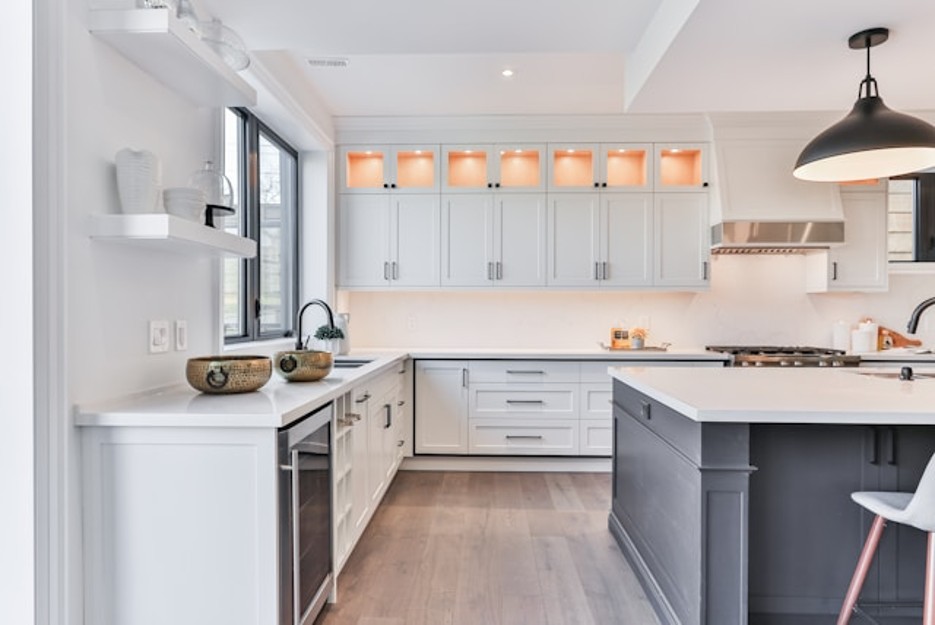 The Role of Kitchen Cabinets in Open-Plan Living Spaces