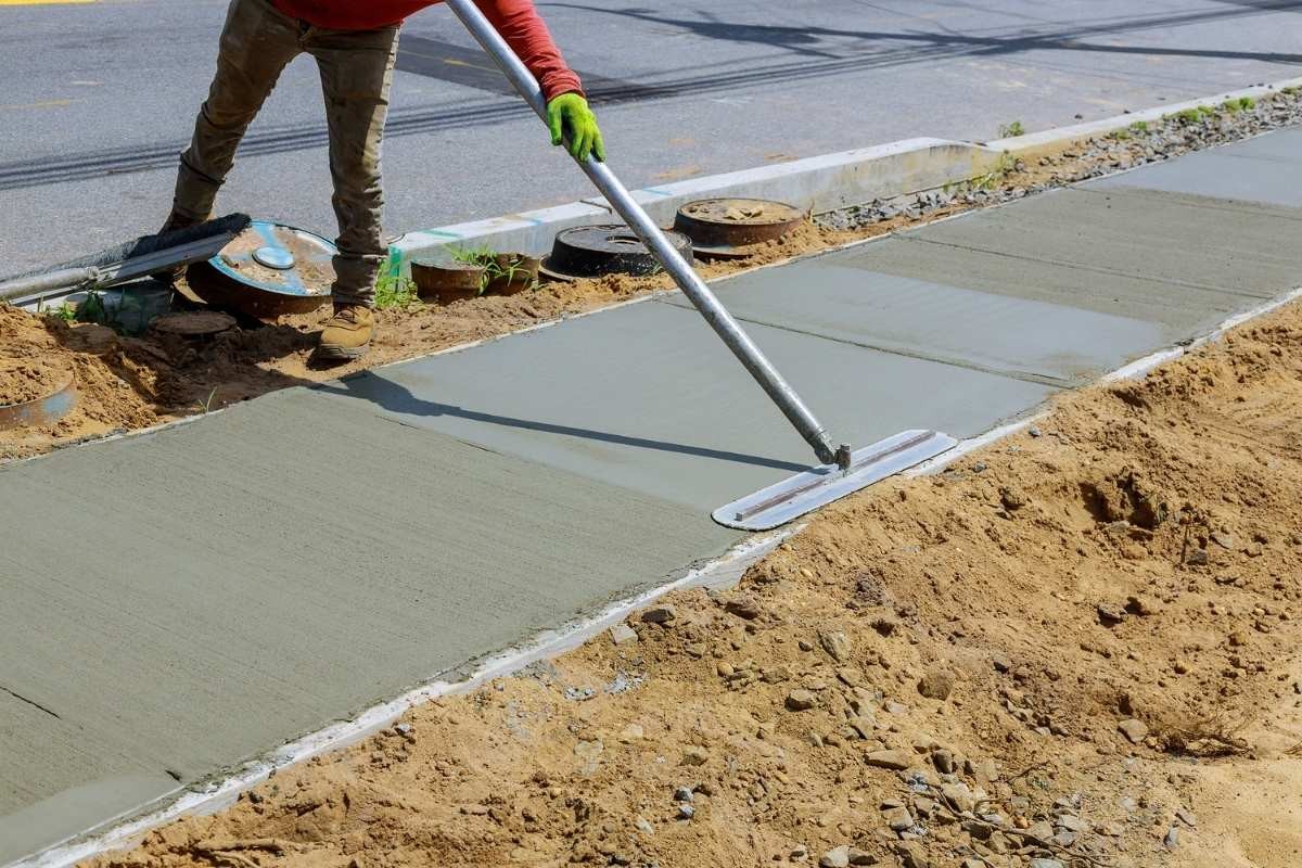 Uneven or Cracked Sidewalk? When Concrete Sidewalk Replacement Is the Safer Choice